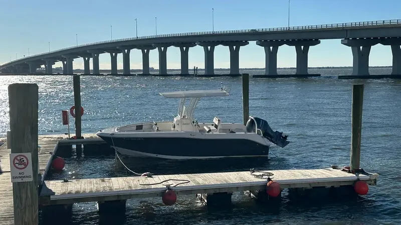 The Image of Robalo R200 2018 - 0