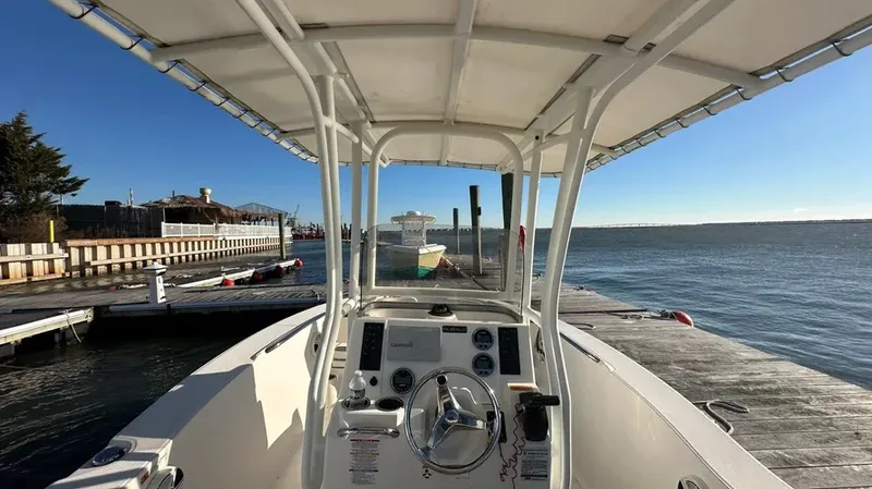 Slide: The Image of Robalo R200 2018 - 9