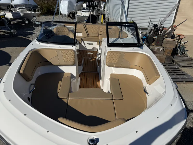 Slide: The Image of Bayliner VR6 BR OB 2022 - 18