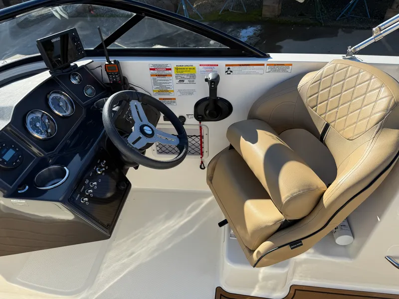 Slide: The Image of Bayliner VR6 BR OB 2022 - 15