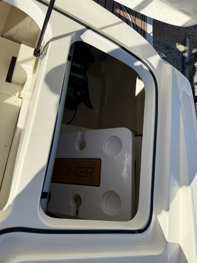 Slide: The Image of Bayliner VR6 BR OB 2022 - 21