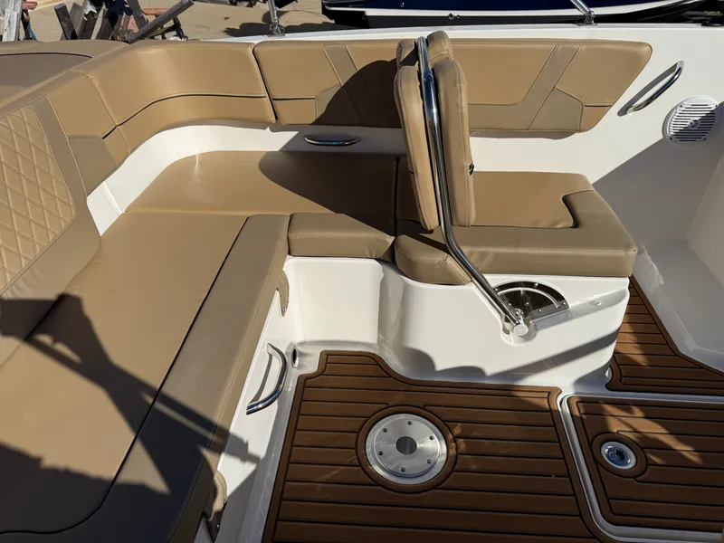 Slide: The Image of Bayliner VR6 BR OB 2022 - 10