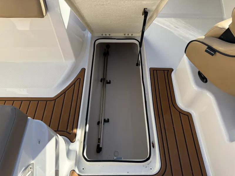 Slide: The Image of Bayliner VR6 BR OB 2022 - 27