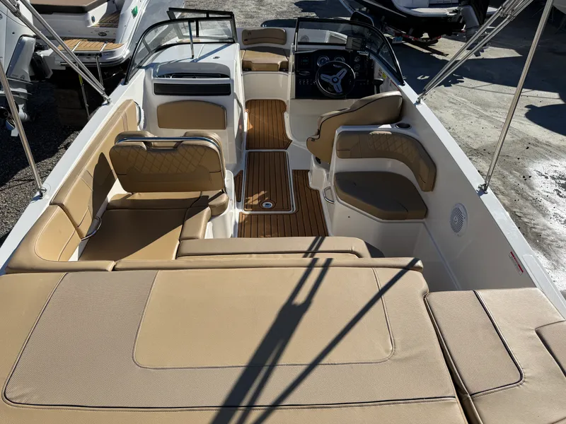 Slide: The Image of Bayliner VR6 BR OB 2022 - 8