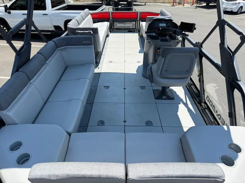 Slide: The Image of Sea-Doo Switch Cruise 21 - 230hp 2024 - 18