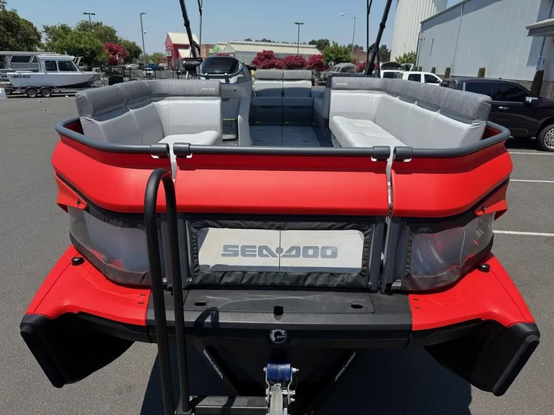 Slide: The Image of Sea-Doo Switch Cruise 21 - 230hp 2024 - 9