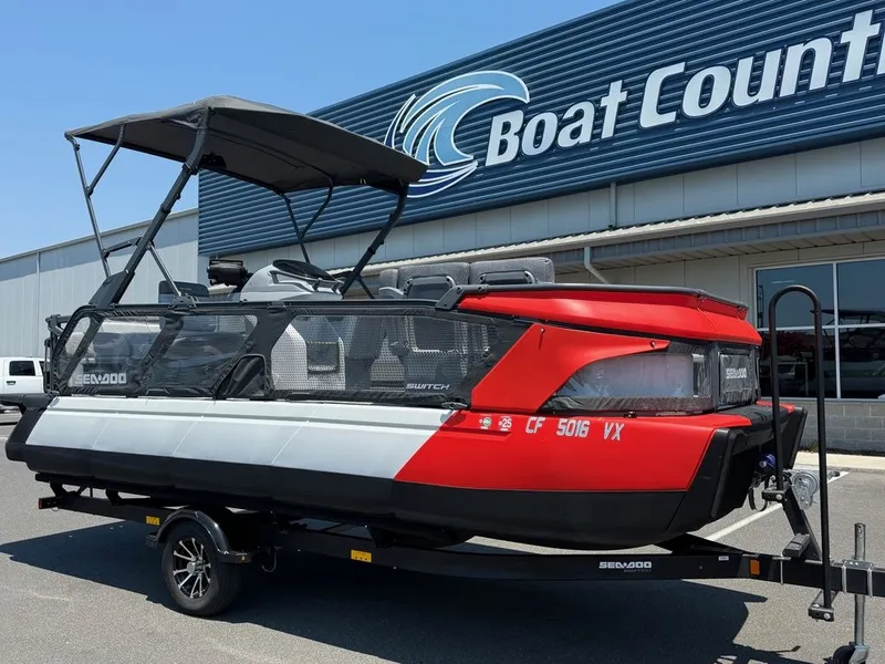 Slide: The Image of Sea-Doo Switch Cruise 21 - 230hp 2024 - 2