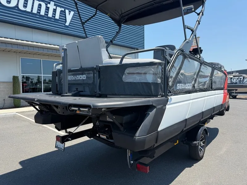 Slide: The Image of Sea-Doo Switch Cruise 21 - 230hp 2024 - 5