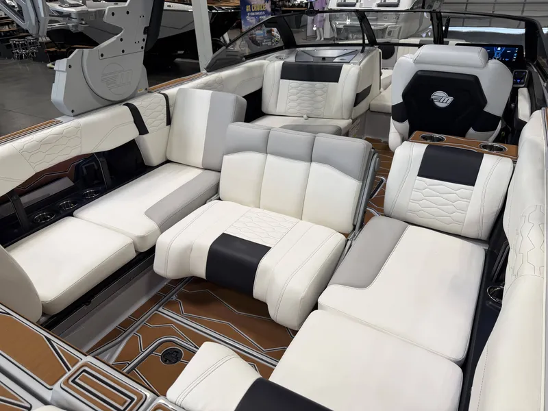 Slide: The Image of Malibu 24 MXZ 2026 - 32