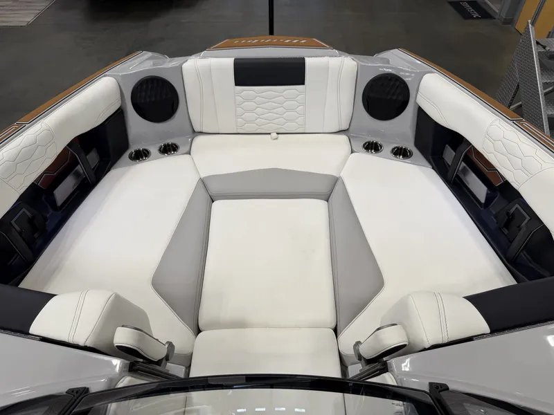 Slide: The Image of Malibu 24 MXZ 2026 - 28