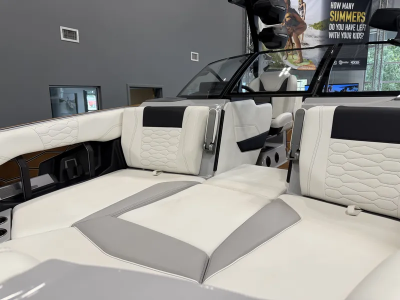 Slide: The Image of Malibu 24 MXZ 2026 - 16