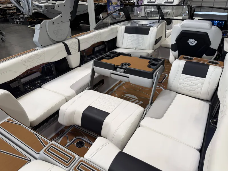 Slide: The Image of Malibu 24 MXZ 2026 - 30