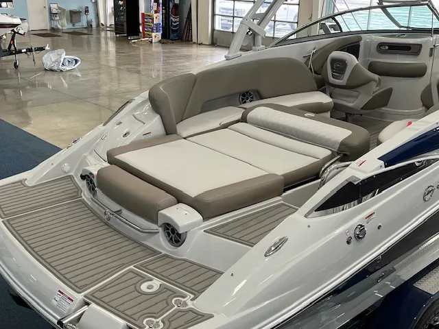 Slide: The Image of Crownline Boats E275 2024 - 12