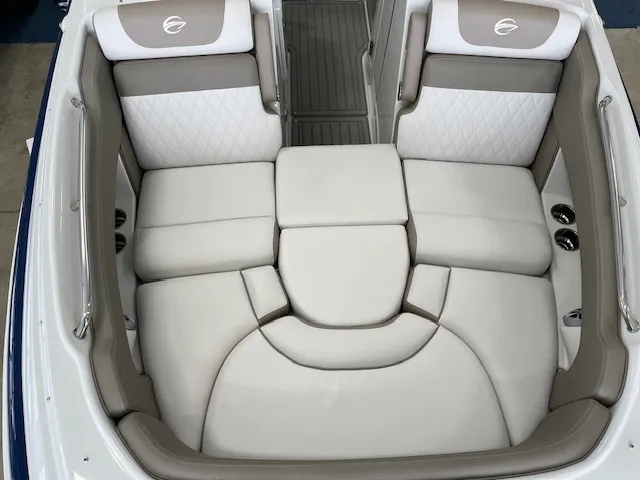 Slide: The Image of Crownline Boats E275 2024 - 7