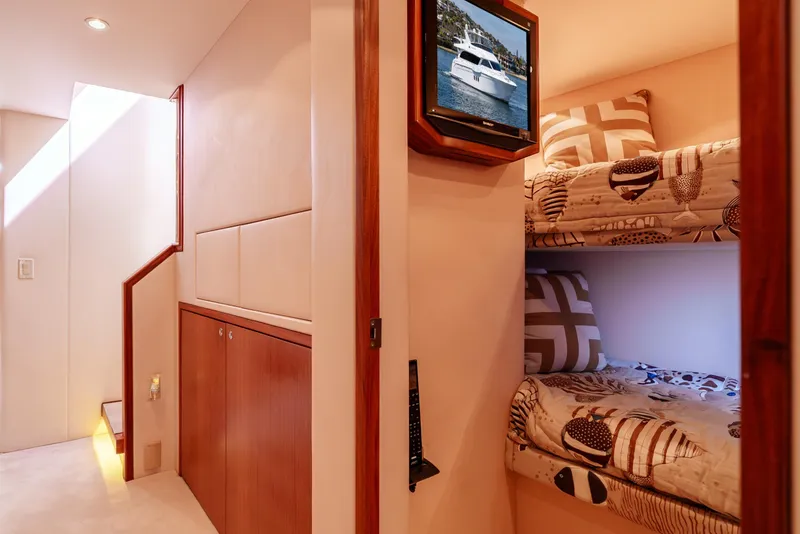 Slide: The Image of Hatteras 72 Motor Yacht 2008 - 44