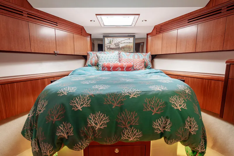 Slide: The Image of Hatteras 72 Motor Yacht 2008 - 51