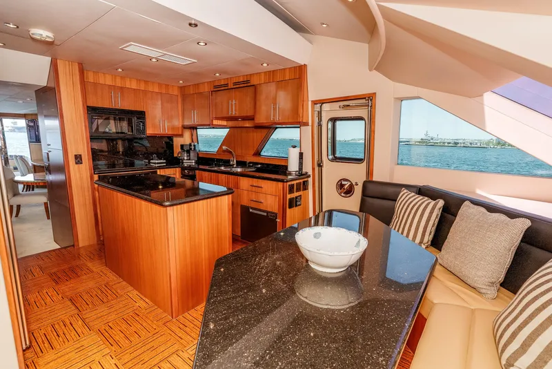 Slide: The Image of Hatteras 72 Motor Yacht 2008 - 34