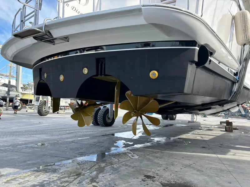 Slide: The Image of Hatteras 72 Motor Yacht 2008 - 62
