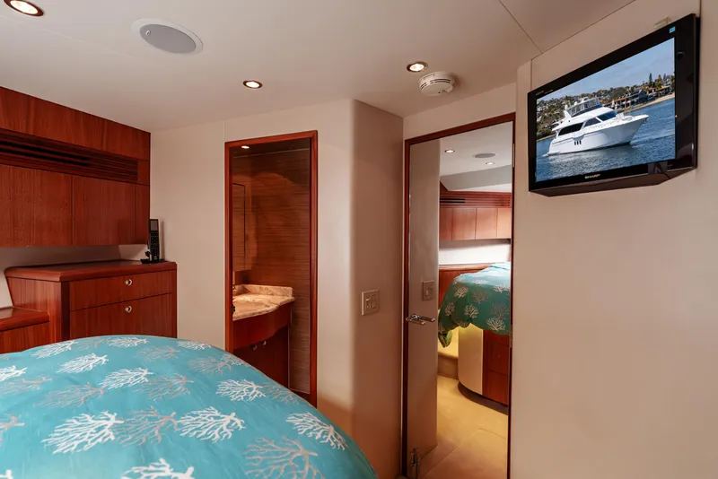 Slide: The Image of Hatteras 72 Motor Yacht 2008 - 52