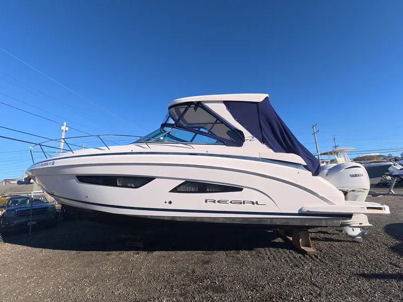 Slide: The Image of Regal 33 XO 2022 - 37