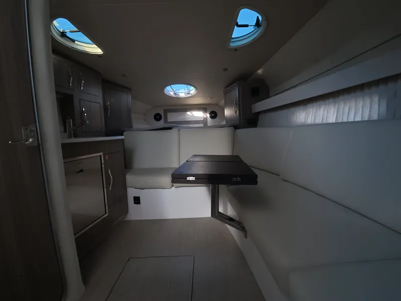Slide: The Image of Regal 33 XO 2022 - 25