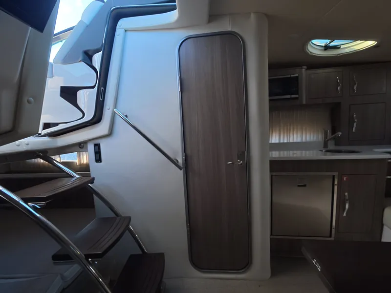 Slide: The Image of Regal 33 XO 2022 - 30