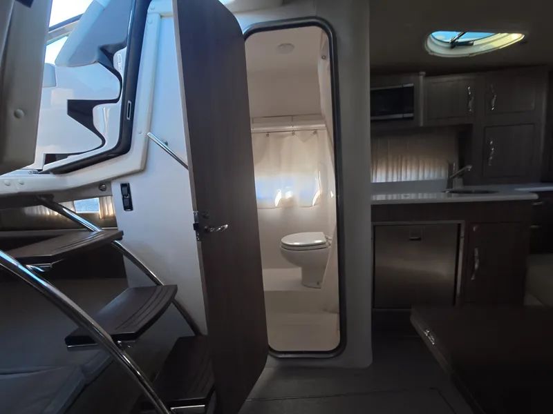 Slide: The Image of Regal 33 XO 2022 - 31