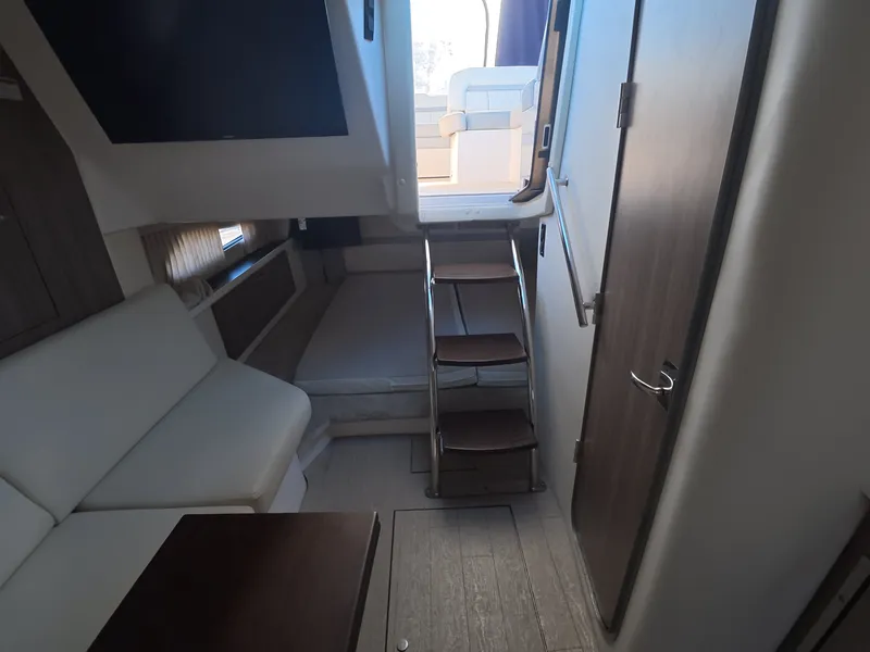 Slide: The Image of Regal 33 XO 2022 - 21