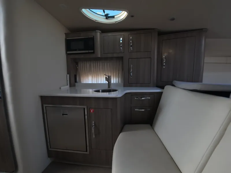 Slide: The Image of Regal 33 XO 2022 - 27