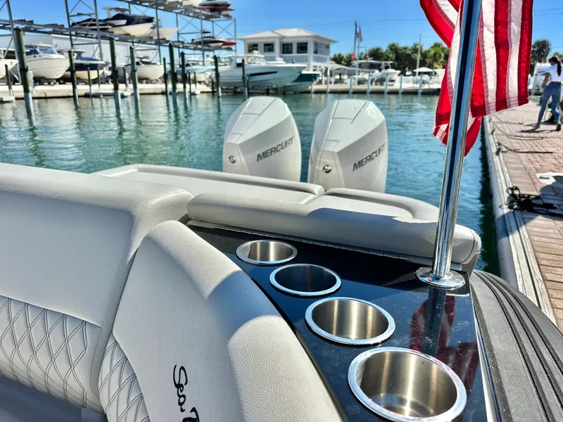 Slide: The Image of Sea Ray SLX 280 OUTBOARD 2025 - 26