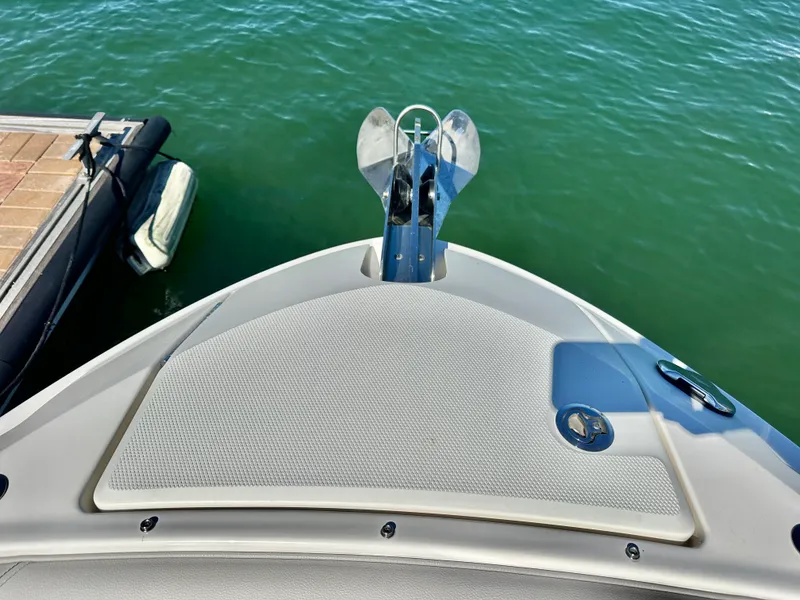 Slide: The Image of Sea Ray SLX 280 OUTBOARD 2025 - 23