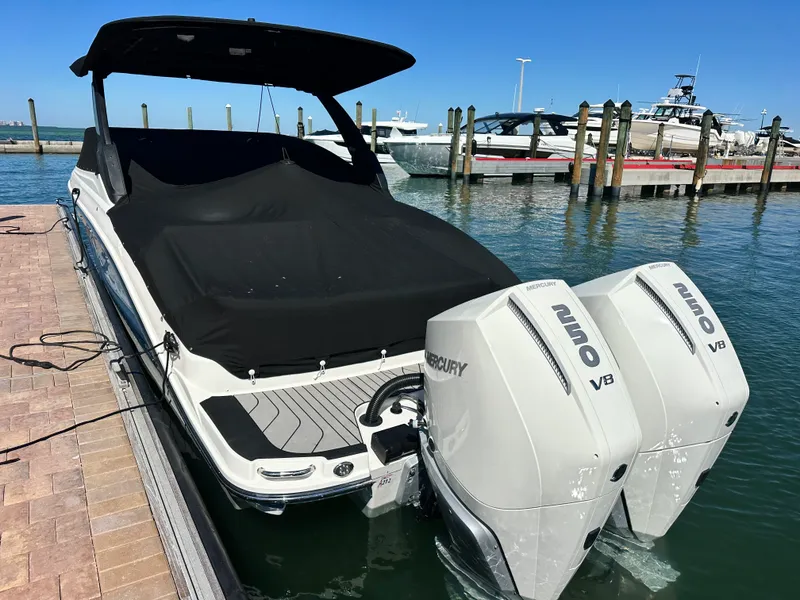 Slide: The Image of Sea Ray SLX 280 OUTBOARD 2025 - 34