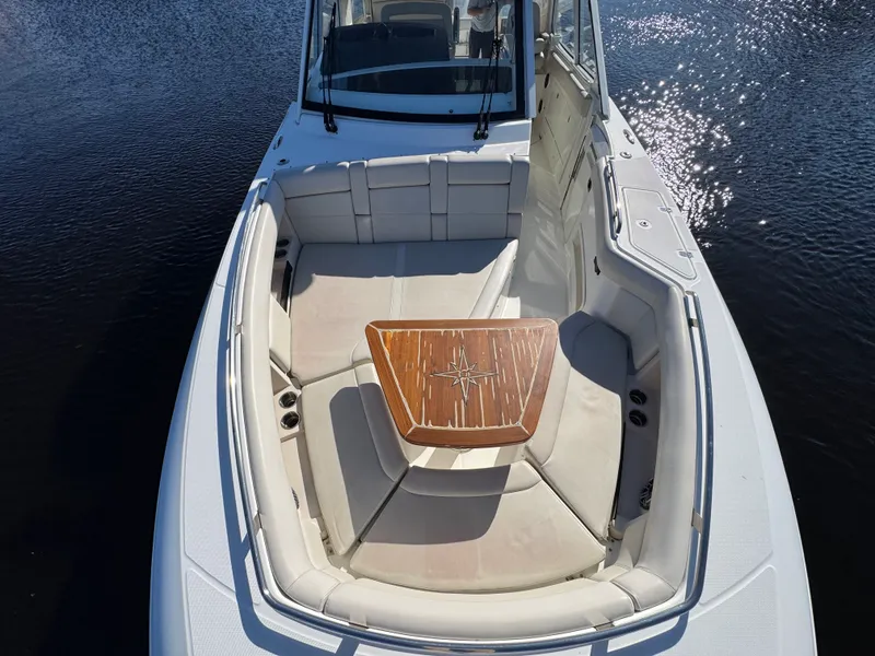 Slide: The Image of Boston Whaler 380 REALM 2022 - 20