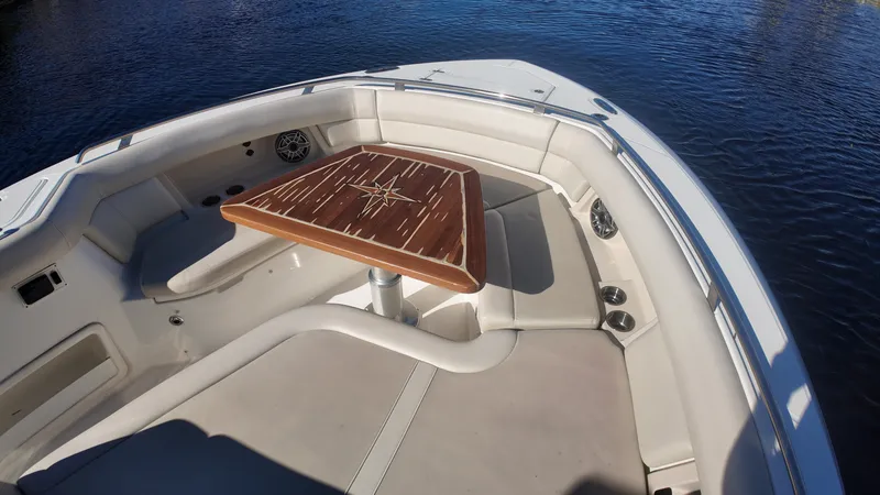 Slide: The Image of Boston Whaler 380 REALM 2022 - 19