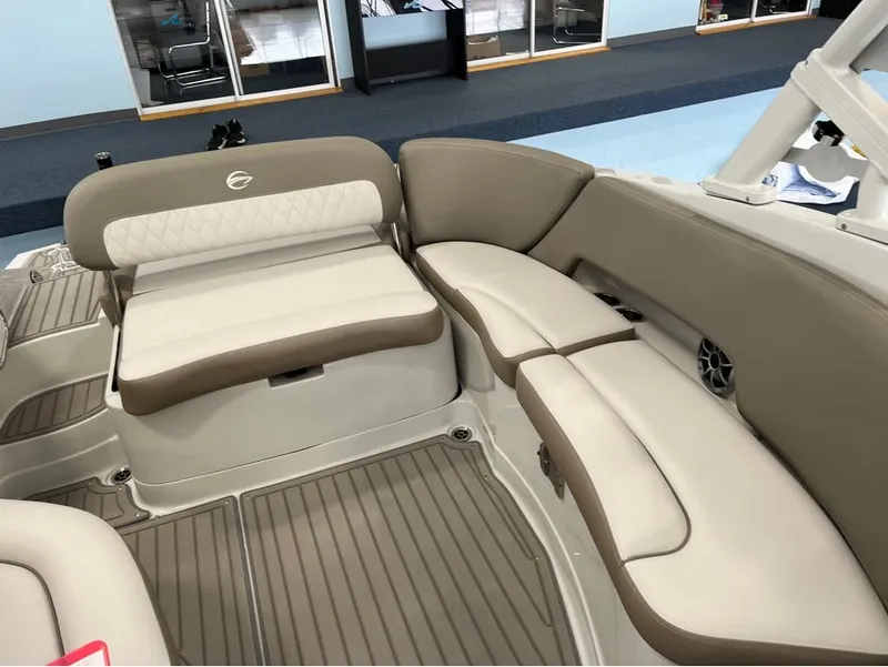 Slide: The Image of Crownline Boats E275 2024 - 9