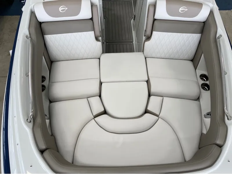 Slide: The Image of Crownline Boats E275 2024 - 16