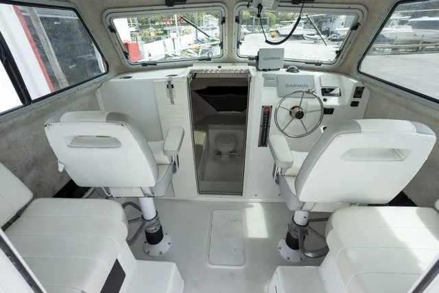 Slide: The Image of OTHER USED BOATS 2520 PARKER SPORT CABIN 2022 - 13