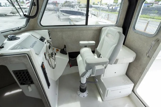 Slide: The Image of OTHER USED BOATS 2520 PARKER SPORT CABIN 2022 - 10