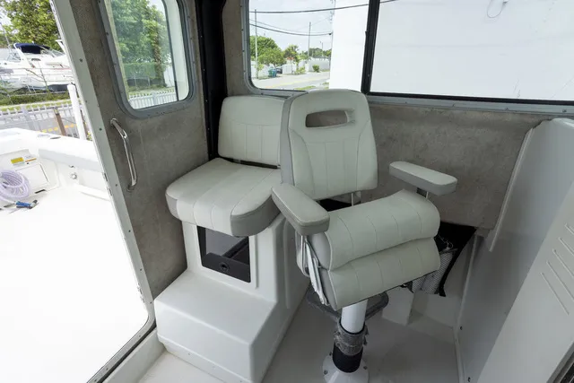 Slide: The Image of OTHER USED BOATS 2520 PARKER SPORT CABIN 2022 - 7
