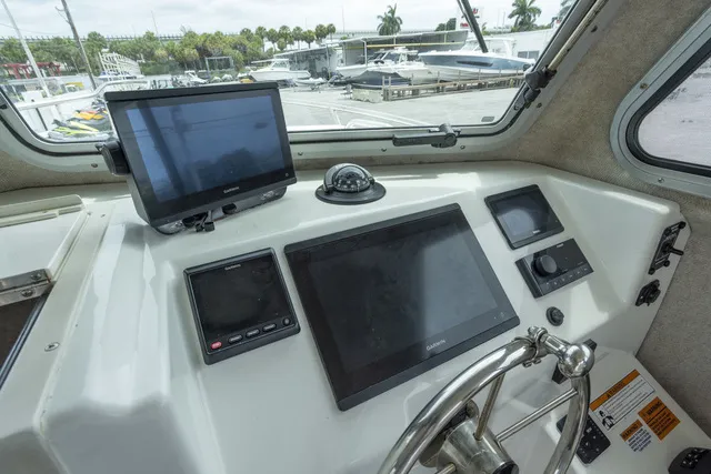 Slide: The Image of OTHER USED BOATS 2520 PARKER SPORT CABIN 2022 - 6