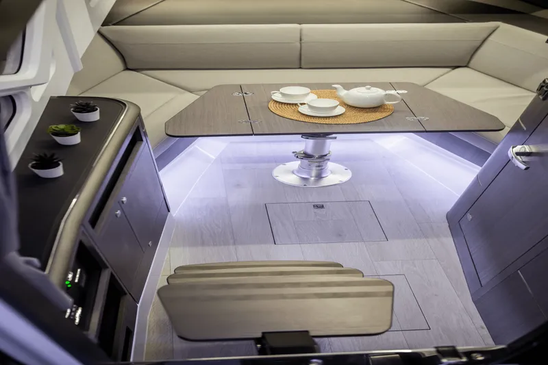 Slide: The Image of Galeon 335 GTO 2026 - 40