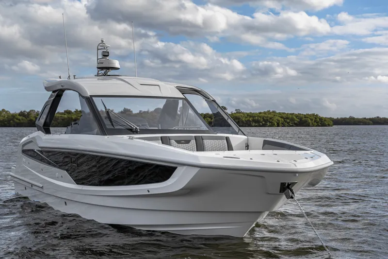 Slide: The Image of Galeon 335 GTO 2026 - 105