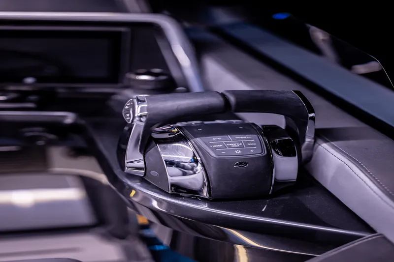 Slide: The Image of Galeon 335 GTO 2026 - 24