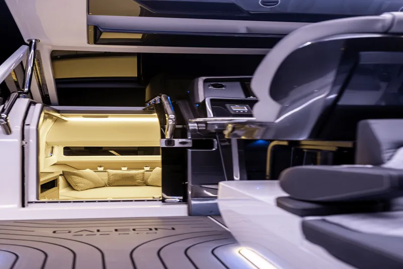 Slide: The Image of Galeon 335 GTO 2026 - 50