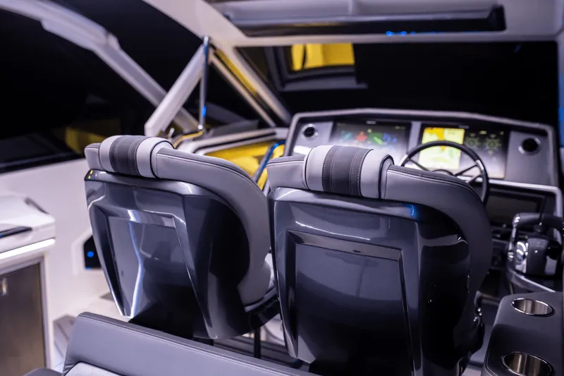 Slide: The Image of Galeon 335 GTO 2026 - 54