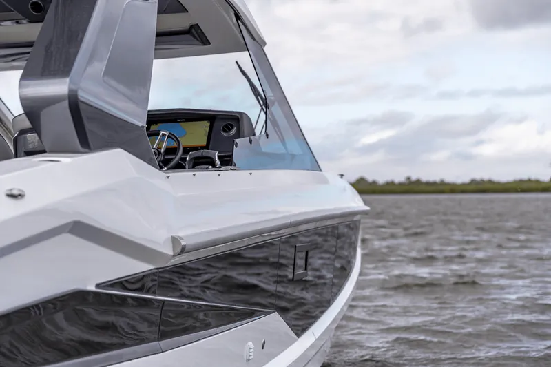 Slide: The Image of Galeon 335 GTO 2026 - 116