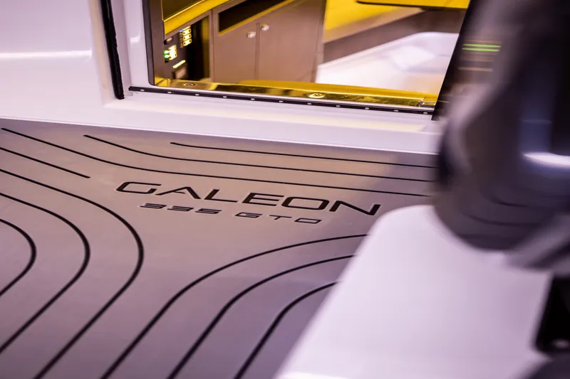 Slide: The Image of Galeon 335 GTO 2026 - 72