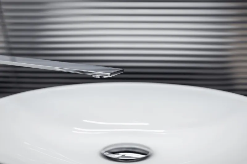 Slide: The Image of Galeon 335 GTO 2026 - 30