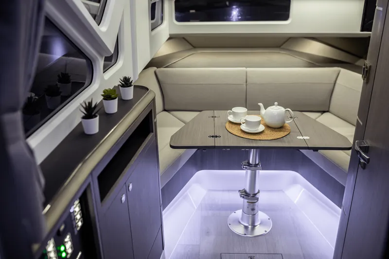 Slide: The Image of Galeon 335 GTO 2026 - 39