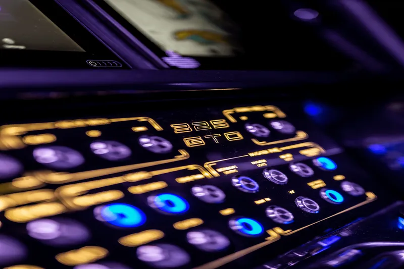 Slide: The Image of Galeon 335 GTO 2026 - 22
